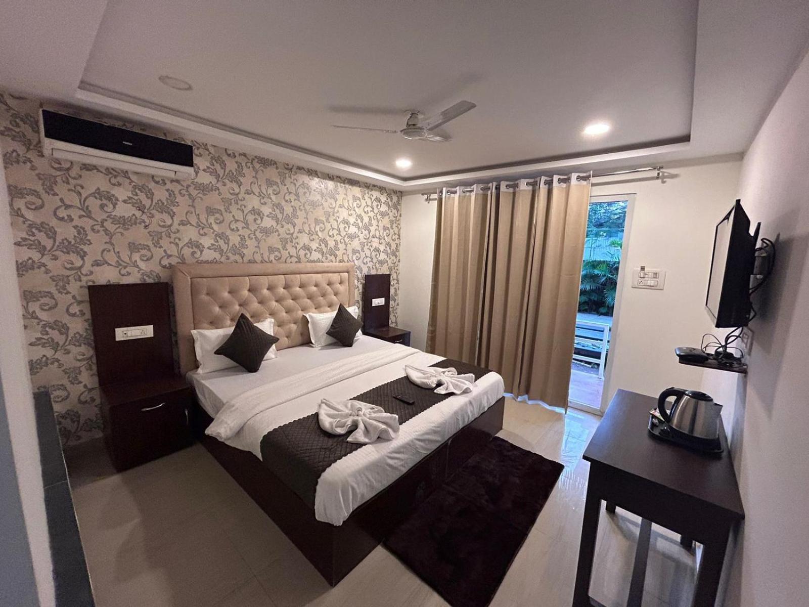 Arabian Sea Beach Resort Morjim Extérieur photo