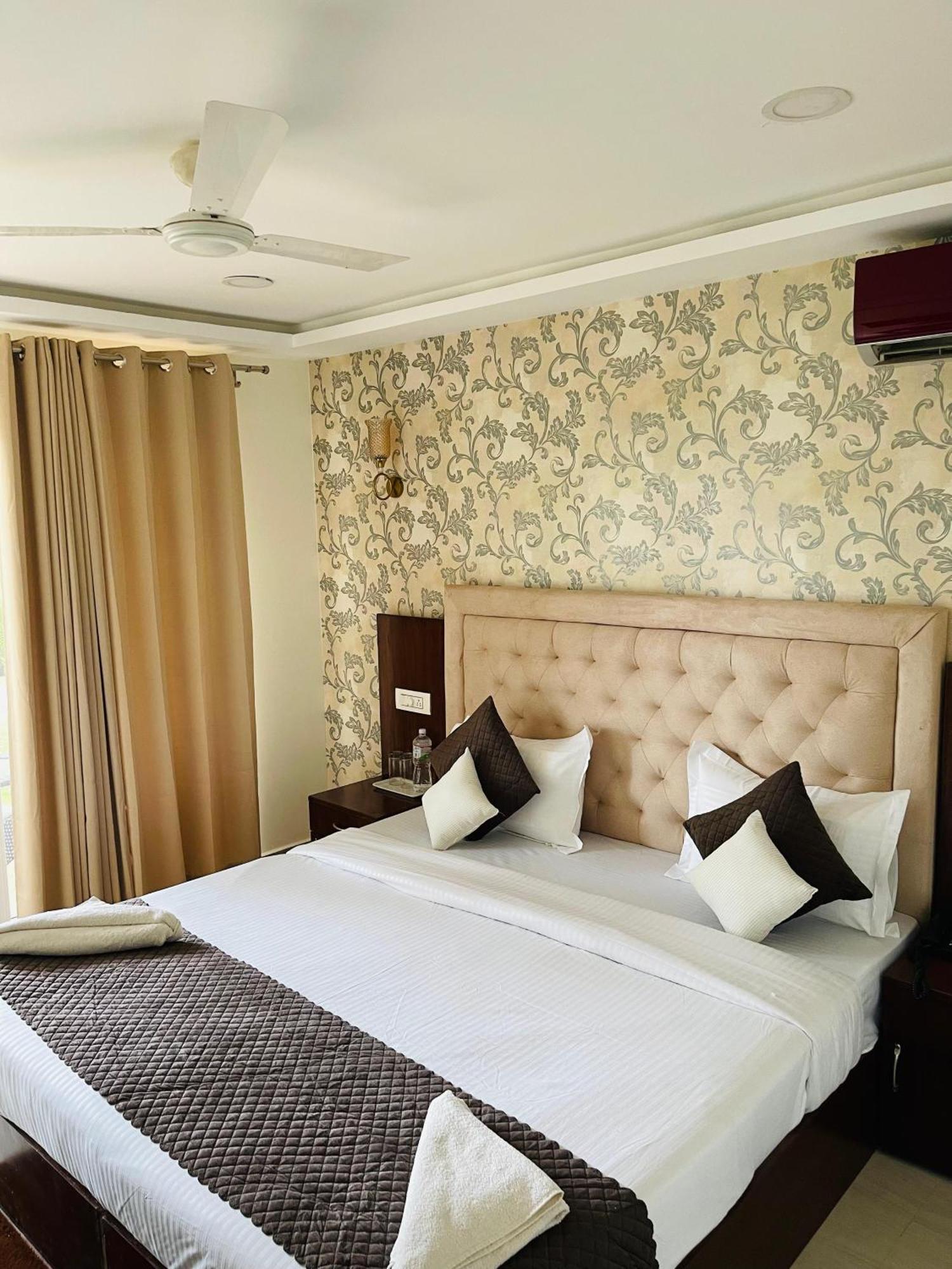 Arabian Sea Beach Resort Morjim Extérieur photo